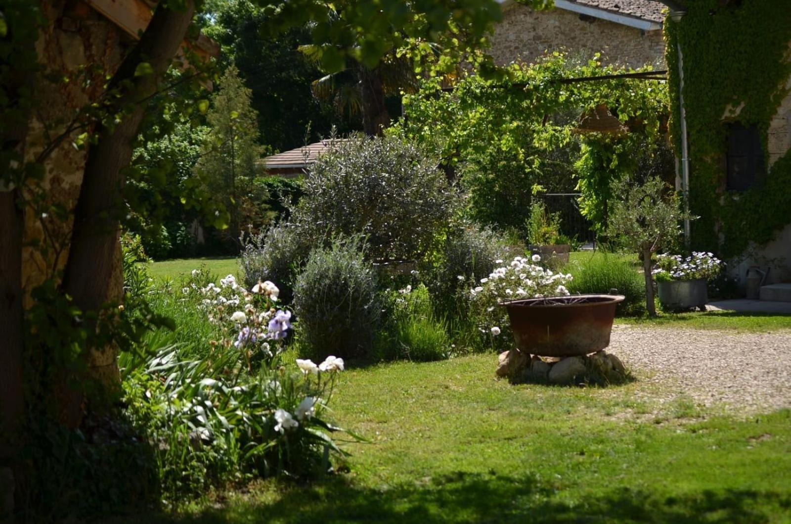 Ferme St Pierre 2 Suites Avec Piscine, Clim, Cheminee Ou Baignoire Spa Chabeuil Exteriér fotografie