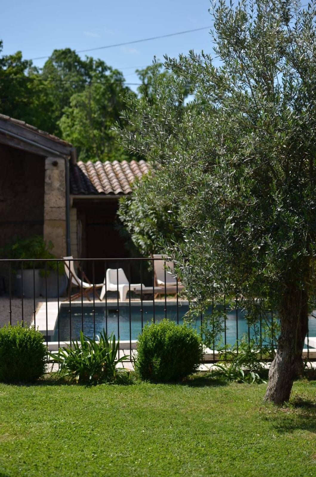 Ferme St Pierre 2 Suites Avec Piscine, Clim, Cheminee Ou Baignoire Spa Chabeuil Exteriér fotografie